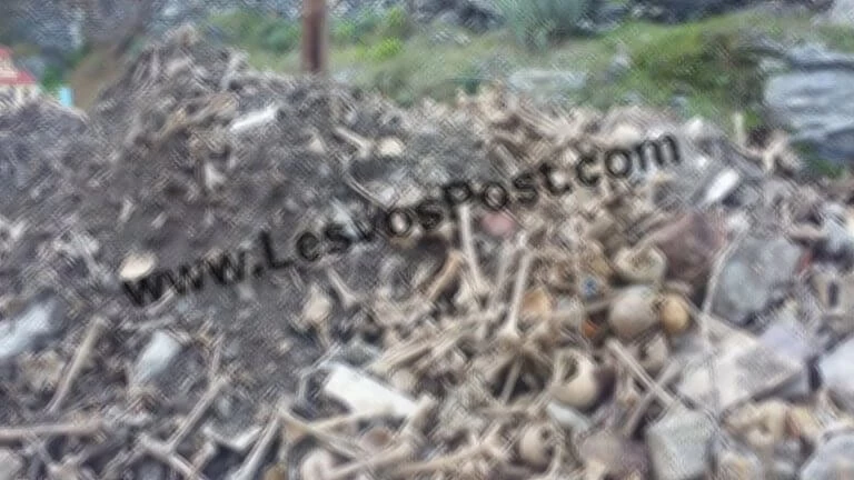 Προσοχή οι εικόνες σοκάρουν: Ανθρώπινα κρανία και οστά νεκρών σε δρόμο της Λέσβου!